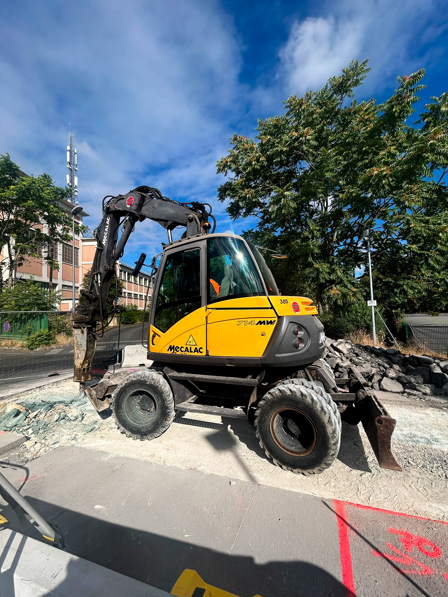 Location Mecalac 714MW et Manitou MT625 sur le chantier Syctom à Romainville